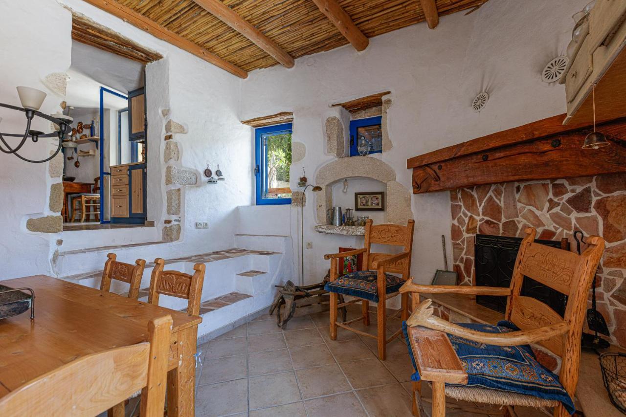 Anna's Villa in Mesi Village Agia Triada Exteriör bild